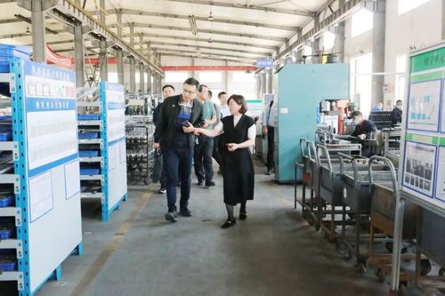 威海市文登区 专业身影潜入街巷机台 “算力下厂”闯出血路，为企业送“智”到一线